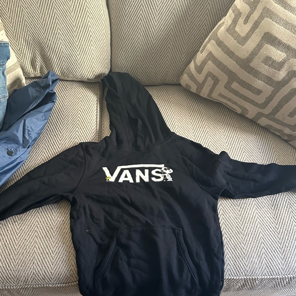 Vans x Peanuts Boys Black Hoodie with Cartoon Graphic. New, never worn.no tags.
